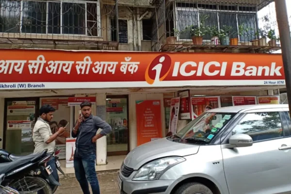 ICICI बैंक न्यूनतम बैलेंस 2025