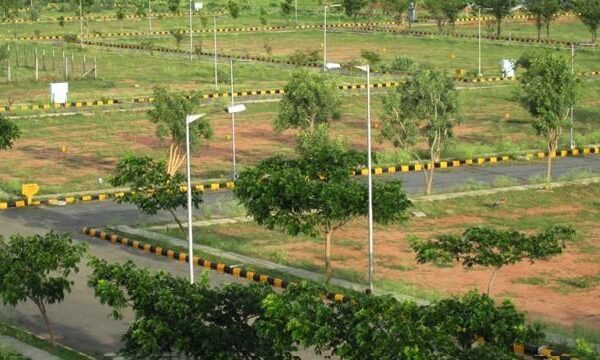 ग्रेटर नोएडा में प्लॉट्स
