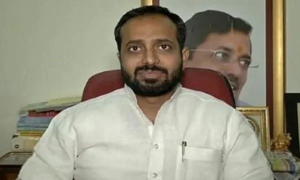 हेमंत कटारे दुष्कर्म मामला: सुप्रीम कोर्ट ने फिर से जांच के दिए आदेश, गिरफ्तारी पर रोक बरकरार हेमंत कटारे दुष्कर्म मामला