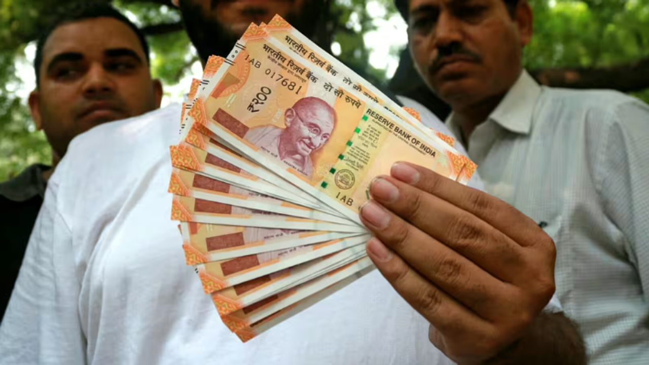 1 करोड़ सालाना कमाने वाले भारतीय